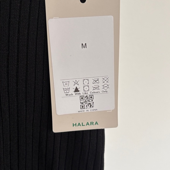 Halara front and back v neck sleeveless midi NWT Size M - Picture 4 of 4